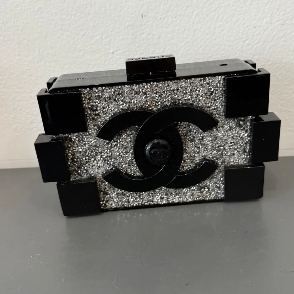 CHANEL Plexiglass Crystal Lego Clutch - Picture 5 of 7